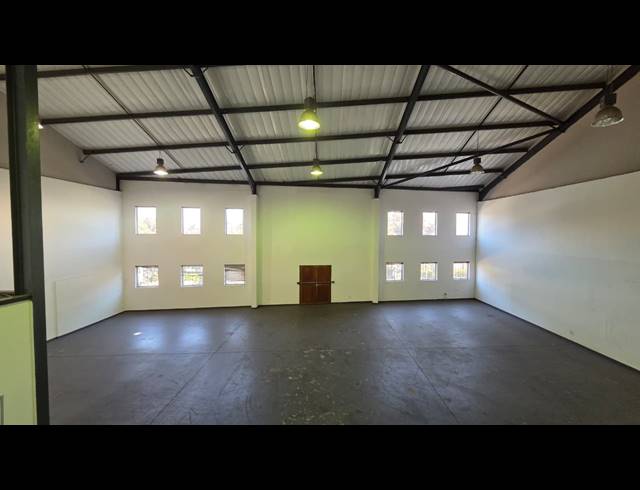 472M² WAREHOUSE TO LET IN ROUTE 21 BUSINESS PARK